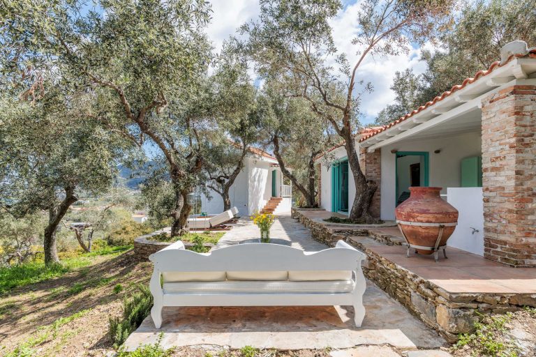 Apomero Cottage